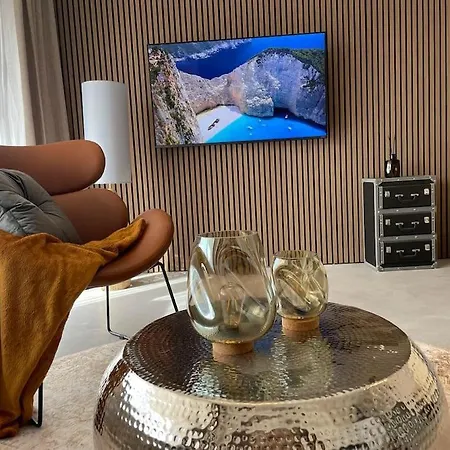 Schickes 1-zimmer Apartment, Nur 2 Min. Zum Rhein Daire Kussaberg